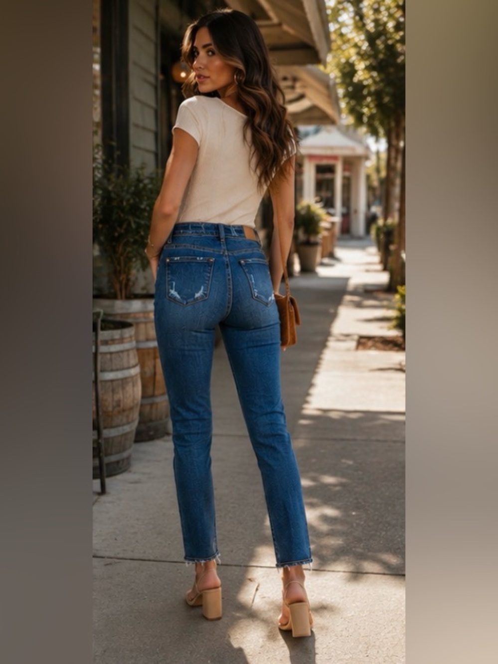 Judy Blue Wren Vintage Yoke Slim Fit Straight Jeans - Picture 2 of 10